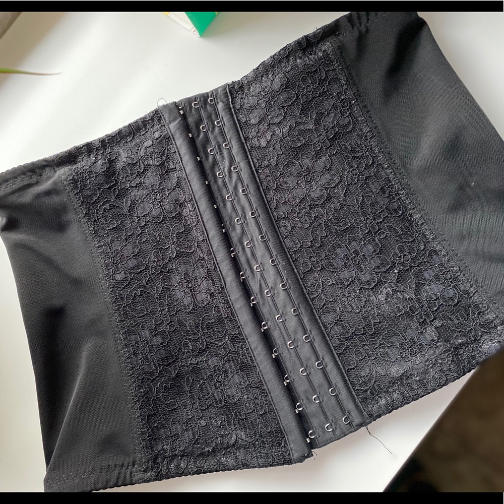 Waist trainer